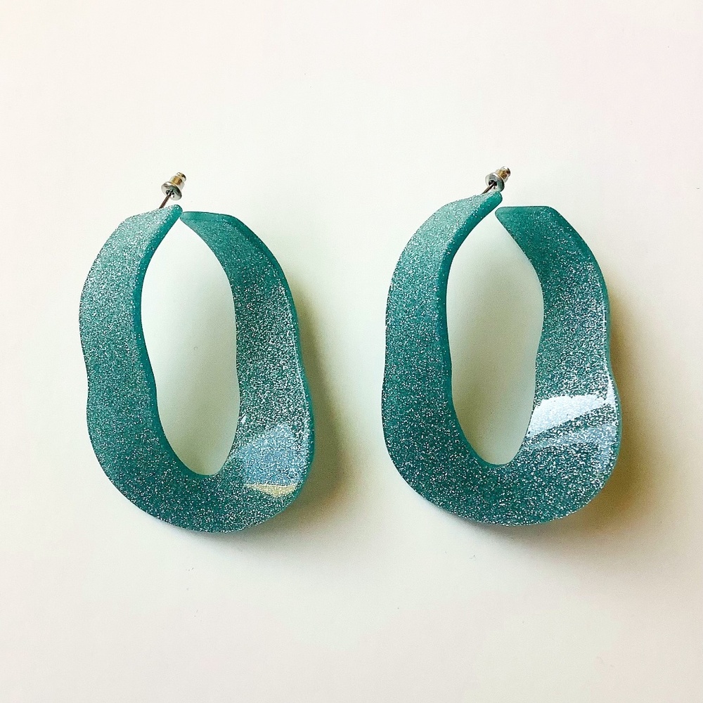 NWT Glitter Wobble Hoop Earrings